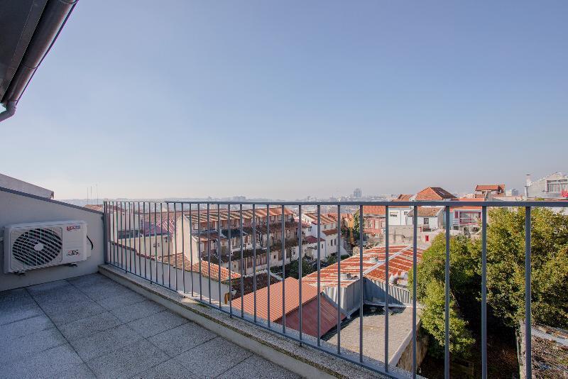 Apartment Mezzanine Downtown Balcony